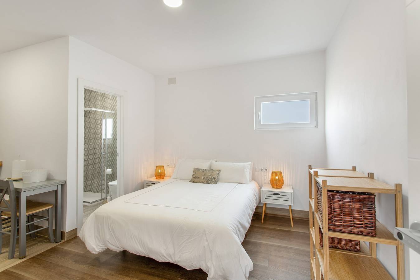 Apartment 4 4